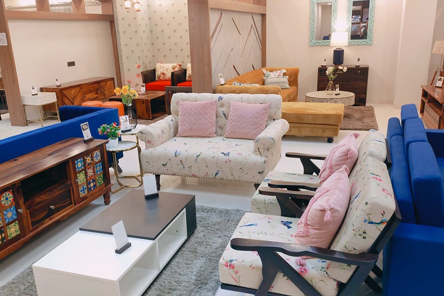 Furnitures and Home decors